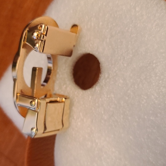 Beautiful Real Leather Boutique Belt - Letter G Initial in a Neutral Camel Color - Picture 4 of 6